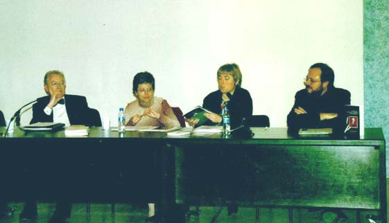Josefa Bauló presentando la revista «Cuadrante»